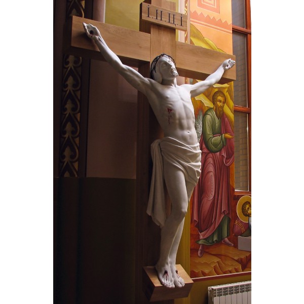 Скульптура Иисуса Христа в полный рост