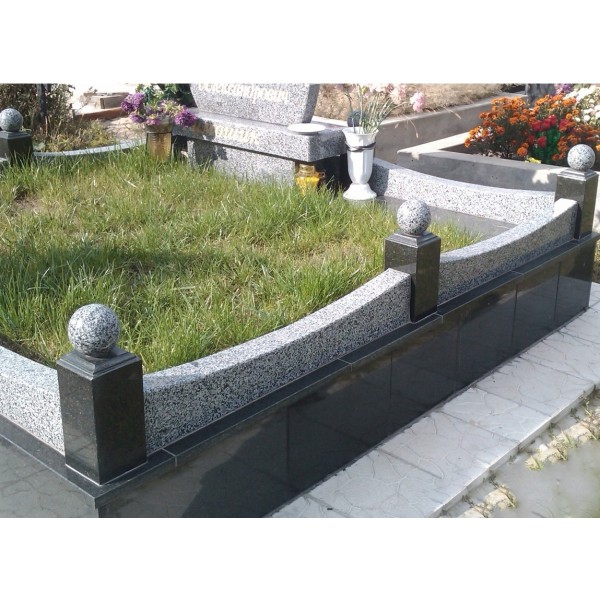 Гранитный цоколь на кладбище комбинированный из Покостовского гранита