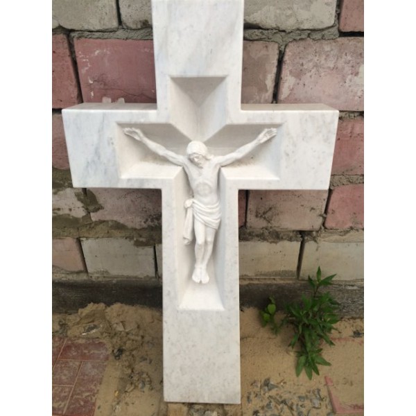 Крест из мрамора с барельефом Иисуса Христа
