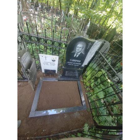 Памятник установленный на могиле Ваганьковского кладбища
